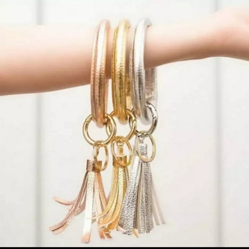 Shimmery Wrist Rink Key Chain (Gold)